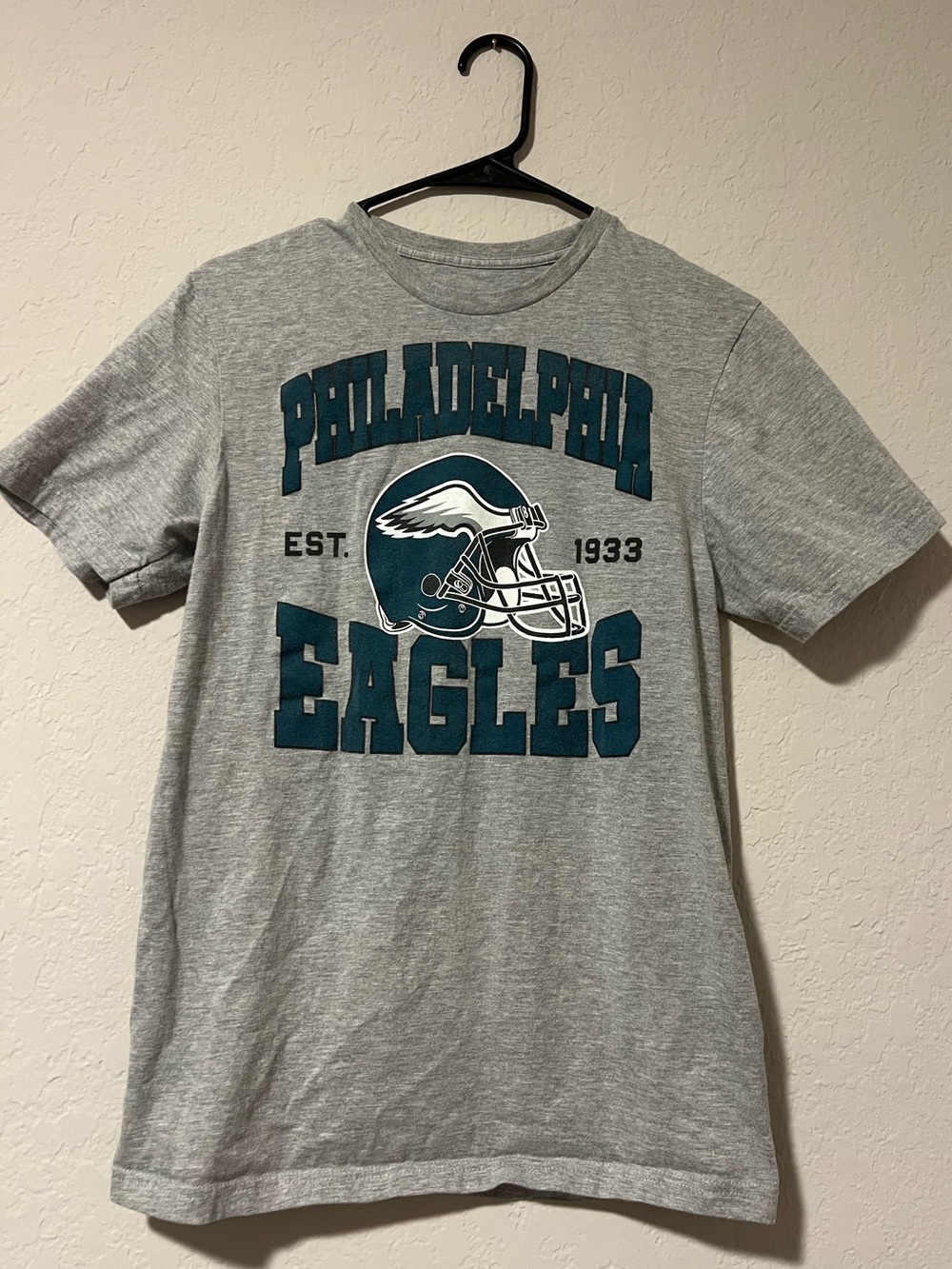 NFL Philadelphia Eagles Football Gray T-Shirt Unisex NFL Licensed Size Small